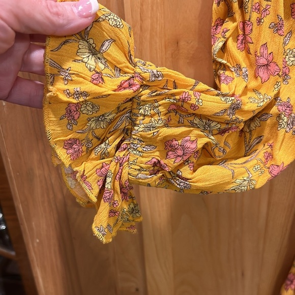 CHELSEA & VIOLET Floral Smocked Dress - Picture 4 of 11